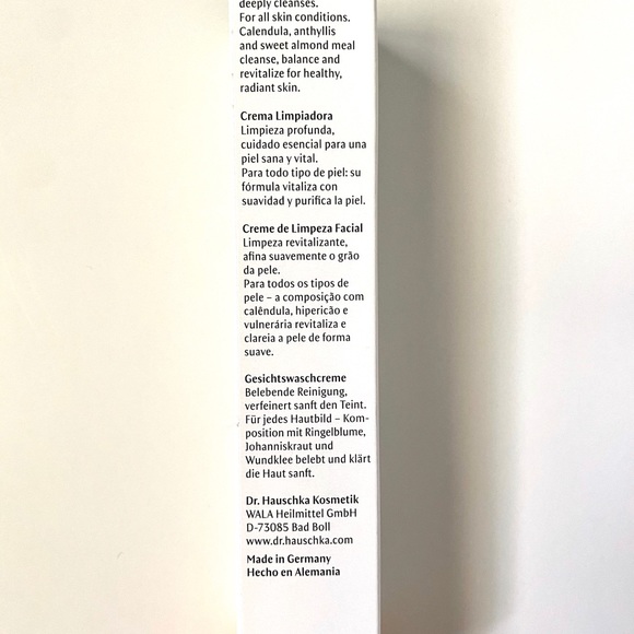 🎉HP🎉 Dr. Hauschka - Cleansing Cream - Picture 4 of 5